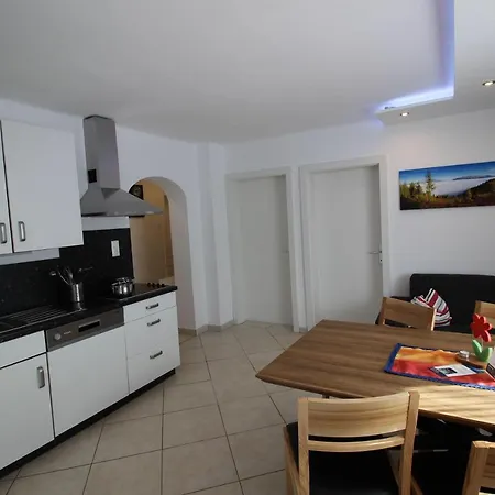 Appartement-1mit-3-schlafzimmern-und-terrasse *
